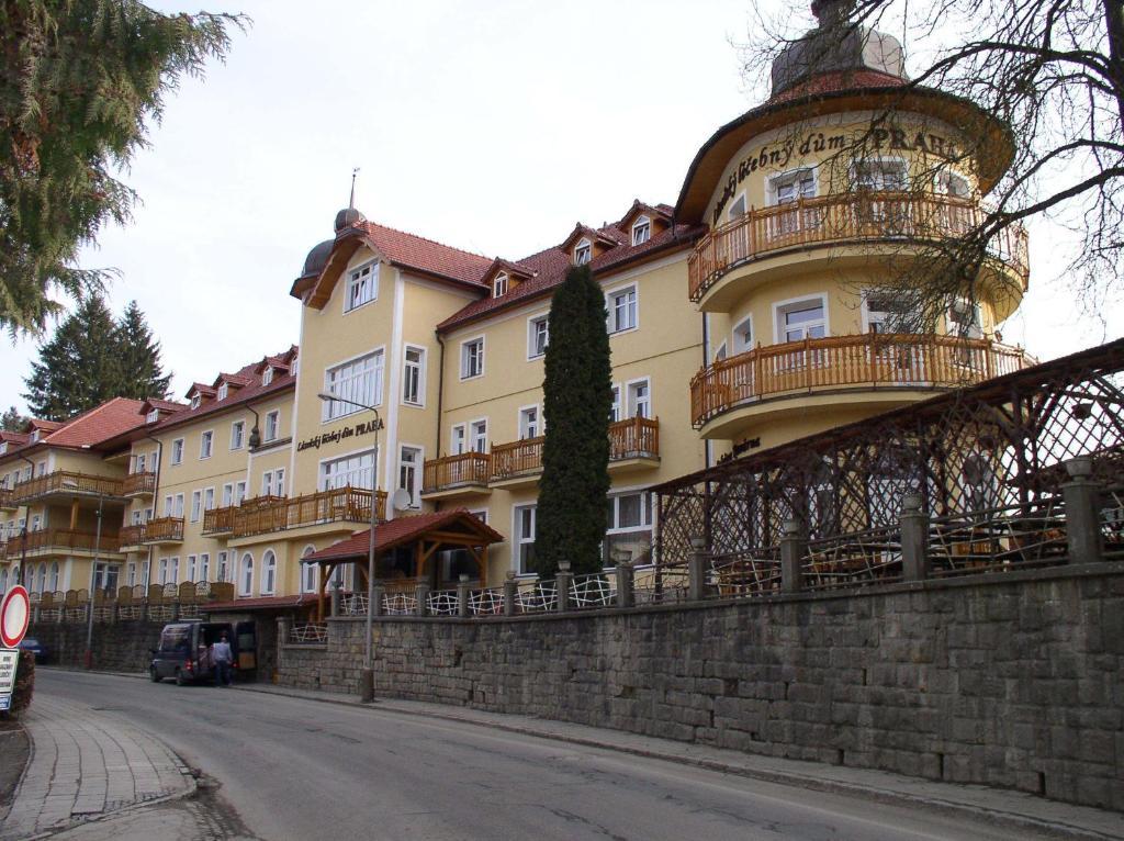Lazensky Lecebny Dum Praha Hotel Luhačovice Esterno foto