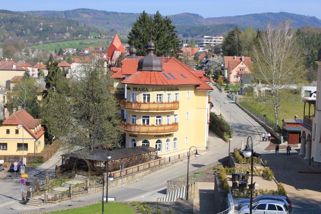 Lazensky Lecebny Dum Praha Hotel Luhačovice Esterno foto